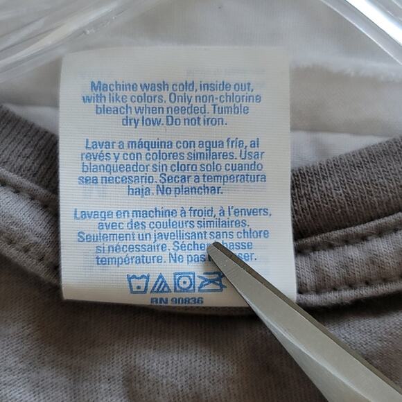 MUSIC Graphic Tee 90's R & B Y2K T-Shirt Spell Out Scoop Neck Size Medium Gray - Picture 6 of 6